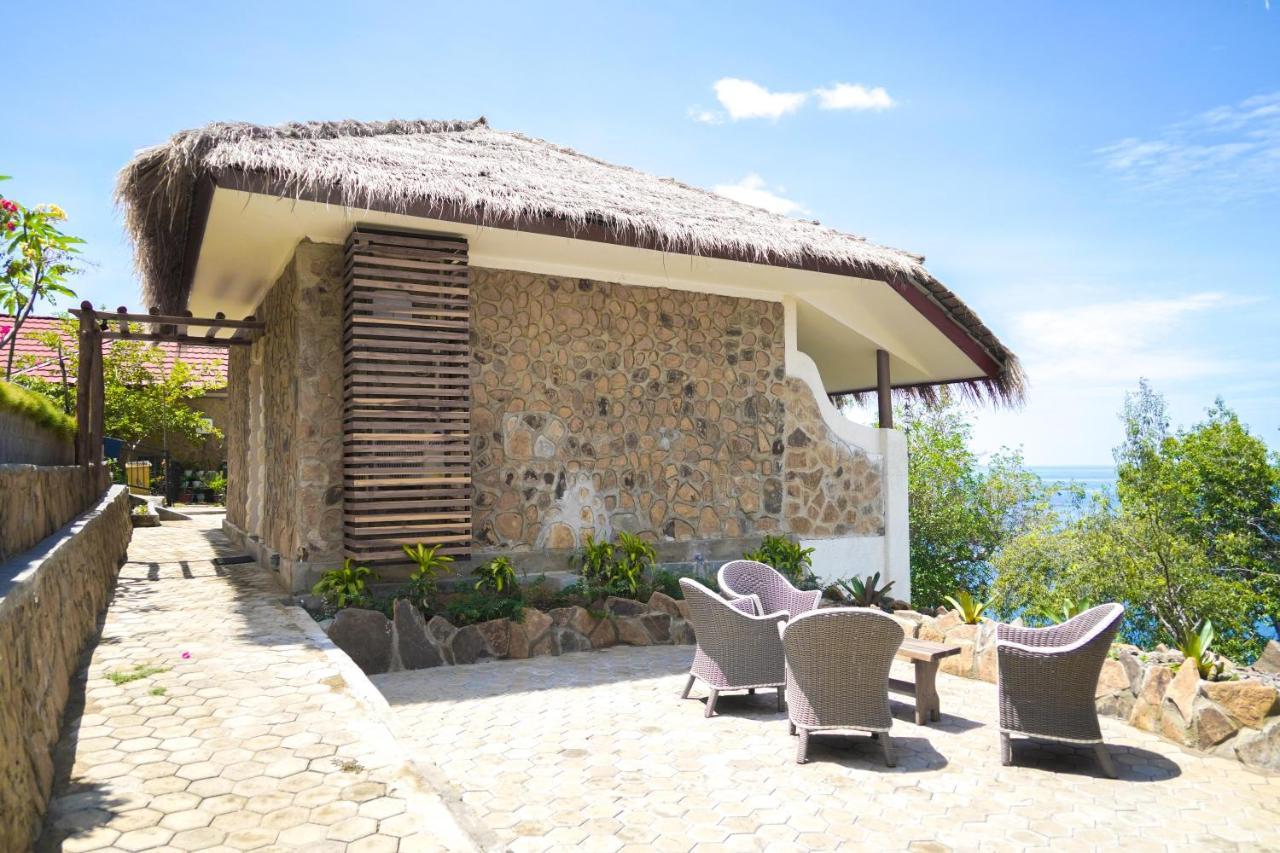Theodor Hotel Labuan Bajo Exterior foto