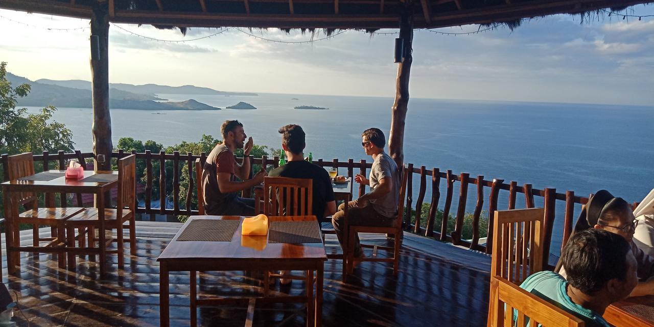 Theodor Hotel Labuan Bajo Exterior foto